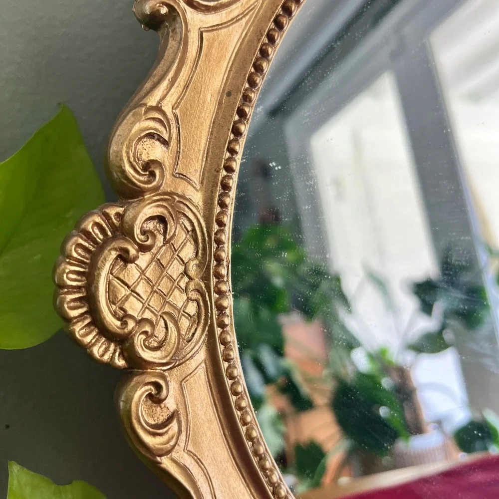 Vintage 1957 Universal Statuary Corp Gold Ornate Oval Wall Mirror Chicago